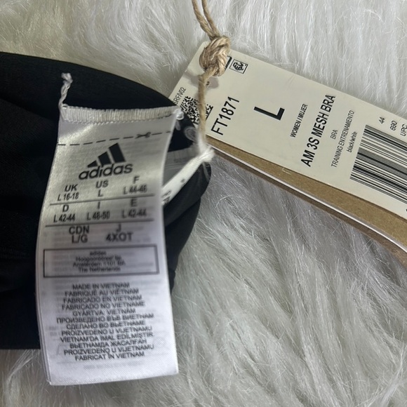 Adidas Black Sports Bra with Moisture-Wicking Fabric - Picture 3 of 10